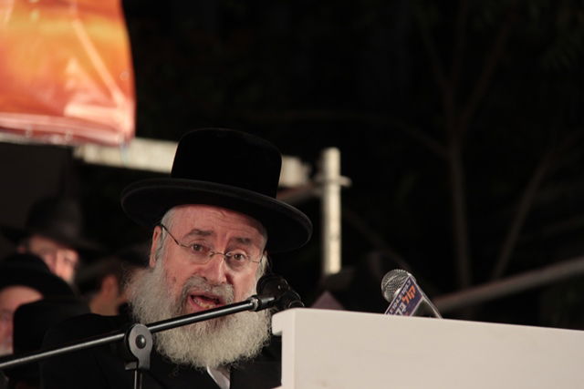 אלפים בעצרת השלושים לפטירת מרן הגר"ע יוסף