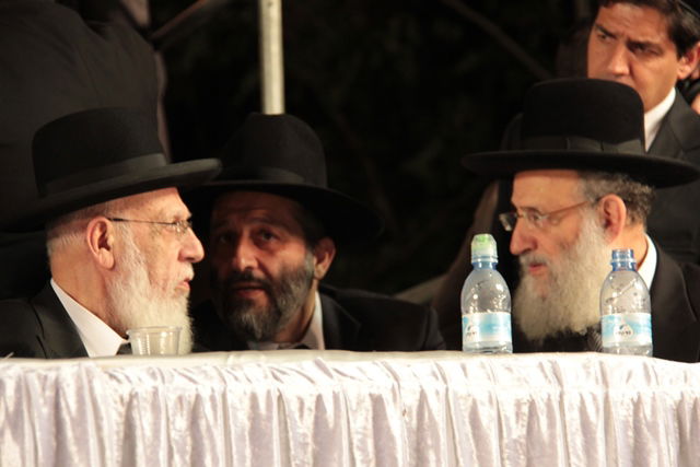 אלפים בעצרת השלושים לפטירת מרן הגר"ע יוסף