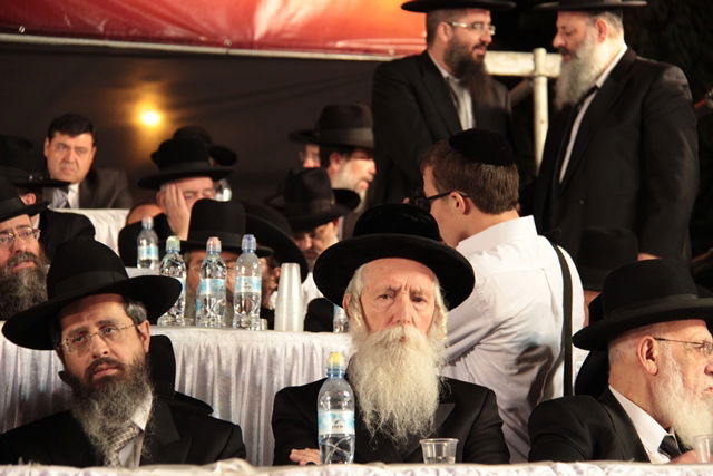 אלפים בעצרת השלושים לפטירת מרן הגר"ע יוסף