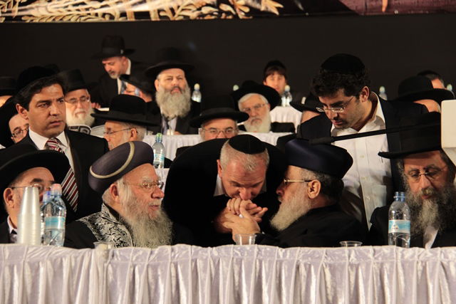 אלפים בעצרת השלושים לפטירת מרן הגר"ע יוסף