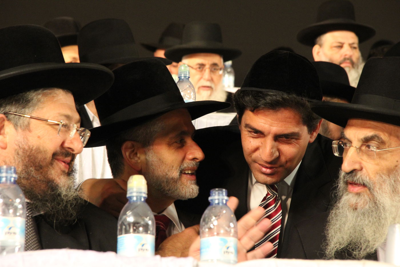 אלפים בעצרת השלושים לפטירת מרן הגר"ע יוסף