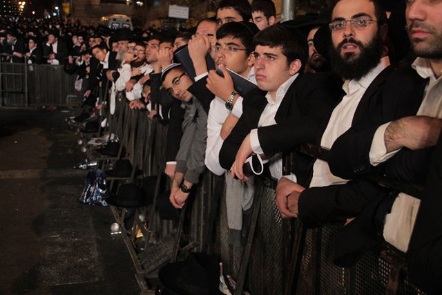 אלפים בעצרת השלושים לפטירת מרן הגר"ע יוסף