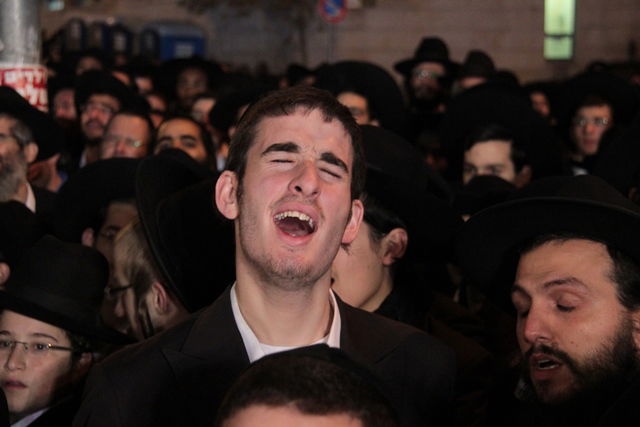 אלפים בעצרת השלושים לפטירת מרן הגר"ע יוסף