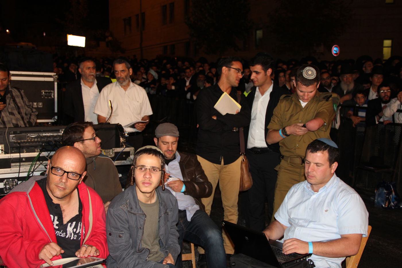 אלפים בעצרת השלושים לפטירת מרן הגר"ע יוסף