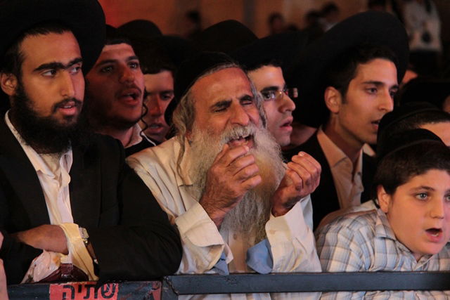 אלפים בעצרת השלושים לפטירת מרן הגר"ע יוסף