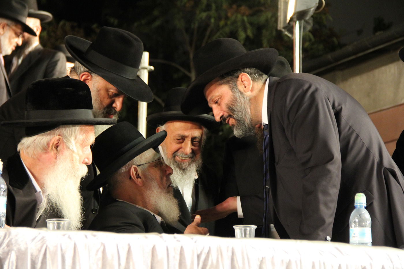 אלפים בעצרת השלושים לפטירת מרן הגר"ע יוסף