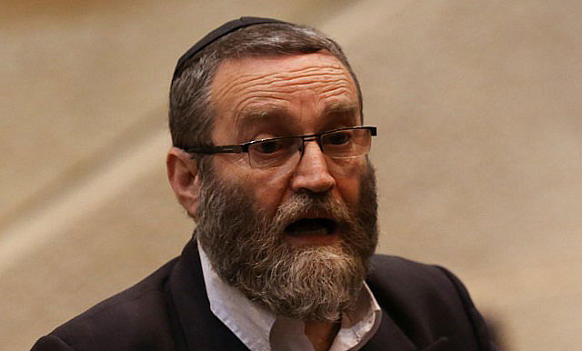 "רותח מזעם". ח"כ משה גפני