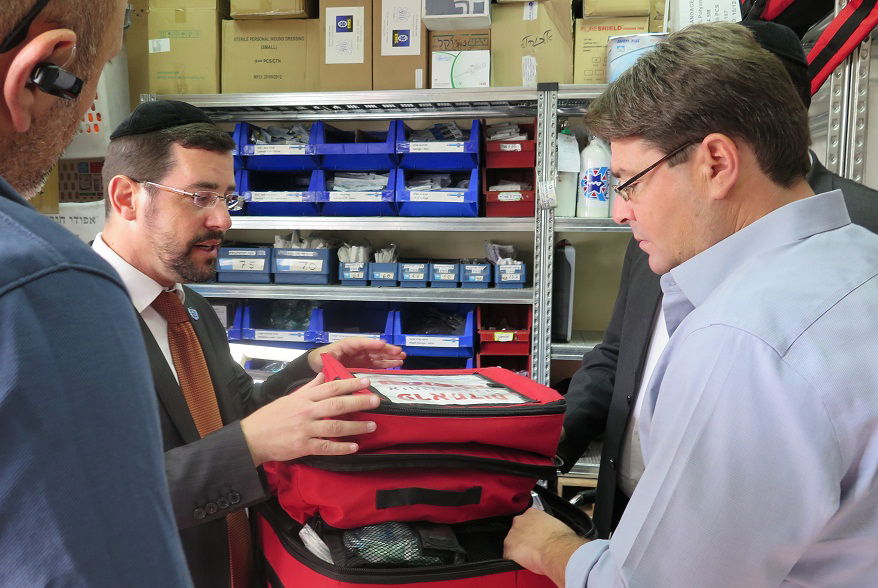 אקוניס בביקור במטה איחוד הצלה: לצד 'איחוד': "אין מונופול על הצלת חיים"