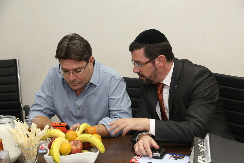 אקוניס בביקור במטה איחוד הצלה: לצד 'איחוד': "אין מונופול על הצלת חיים"