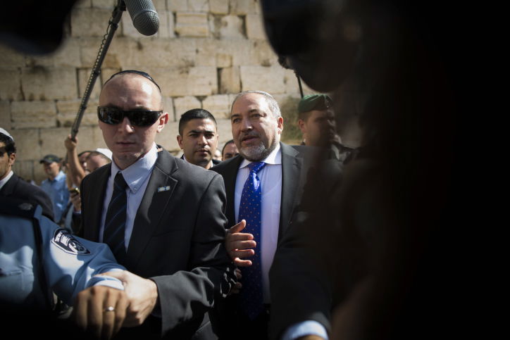 לאחר הזיכוי: אביגדור ליברמן התפלל בכותל