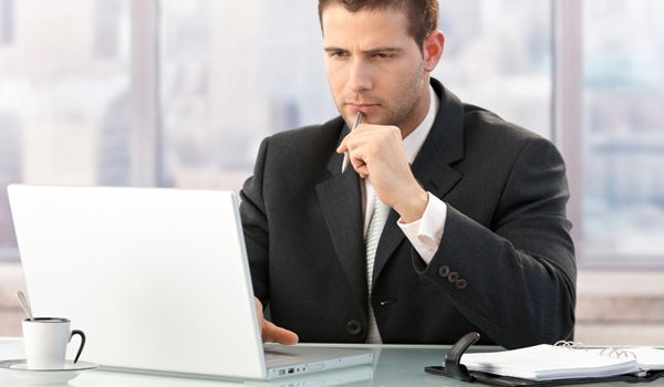 מוזר: ההתפטר בגלל שהרוויח יותר מדי