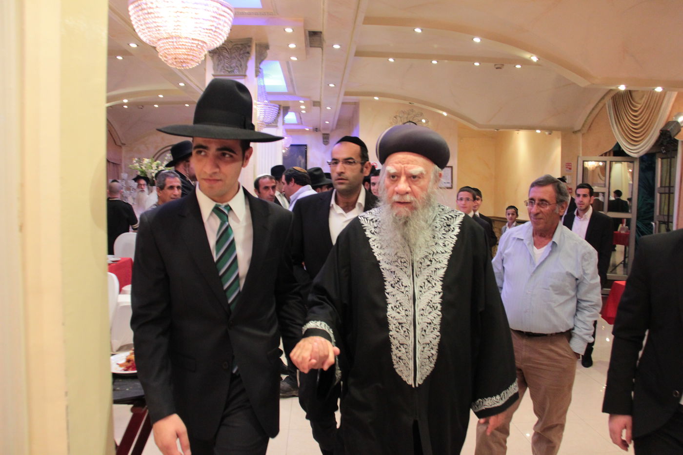 מזל טוב לכתב "כיכר השבת" ישי כהן לרגל אירוסיו • גלריה