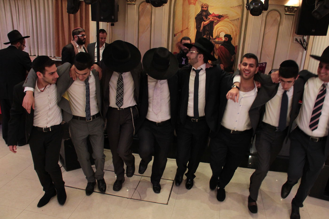 מזל טוב לכתב "כיכר השבת" ישי כהן לרגל אירוסיו • גלריה