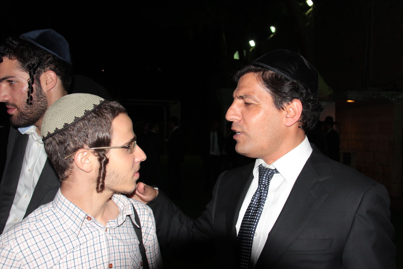 חסידים ויאיר שרקי