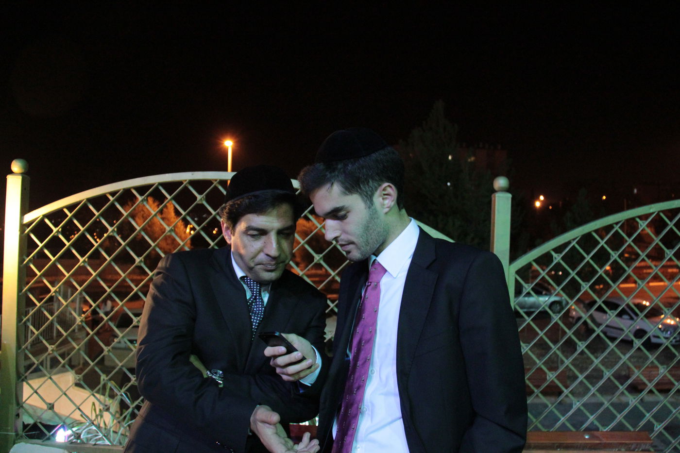 אדמקר וחסידים