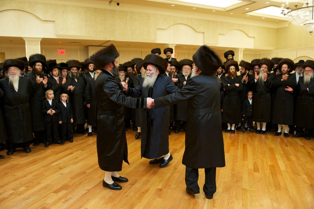 גלריה: שמחת חתונת נכדת הרה"ק מבאבוב זצוק"ל