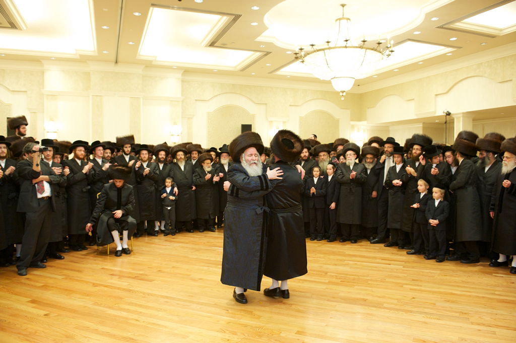 גלריה: שמחת חתונת נכדת הרה"ק מבאבוב זצוק"ל