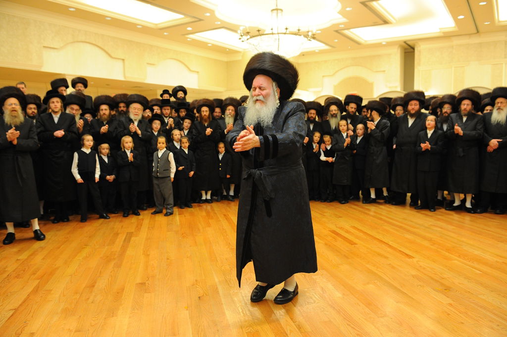 גלריה: שמחת חתונת נכדת הרה"ק מבאבוב זצוק"ל