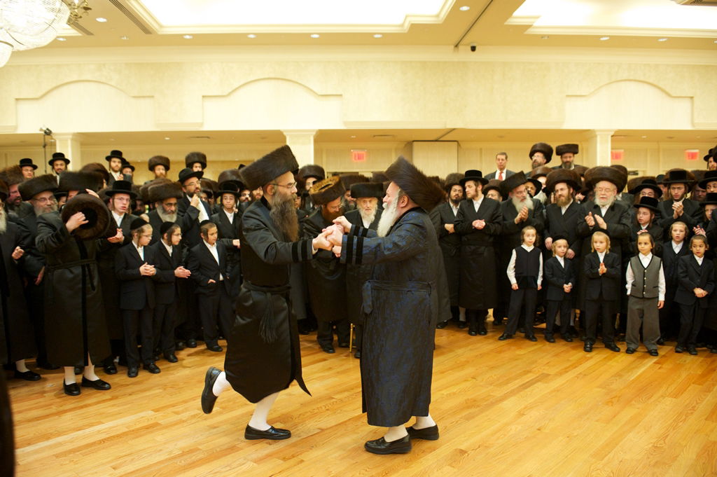 גלריה: שמחת חתונת נכדת הרה"ק מבאבוב זצוק"ל