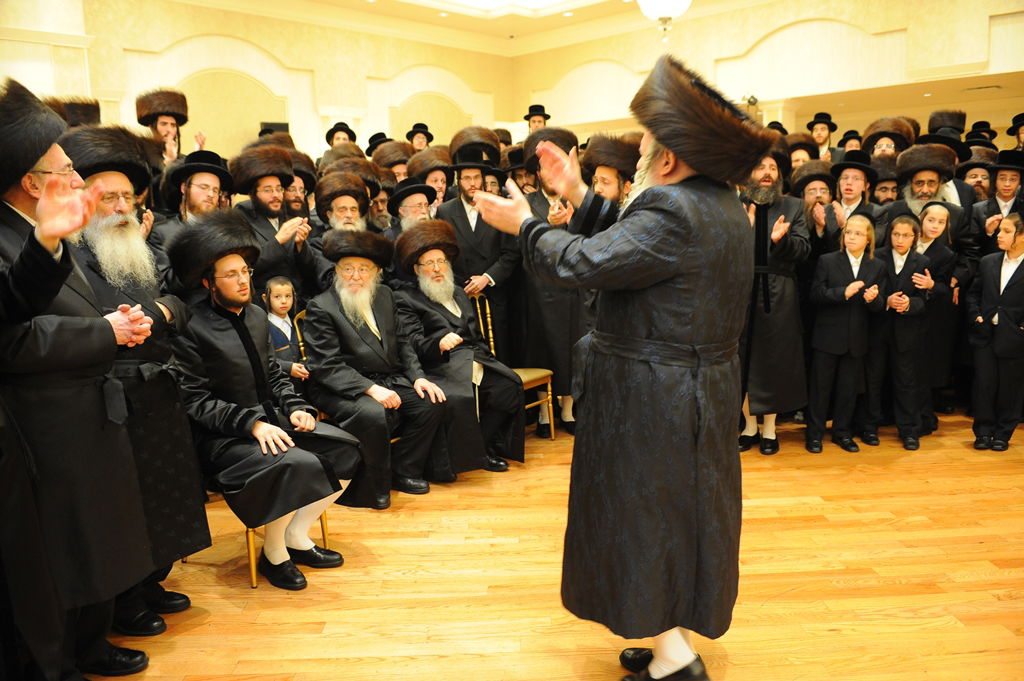 גלריה: שמחת חתונת נכדת הרה"ק מבאבוב זצוק"ל