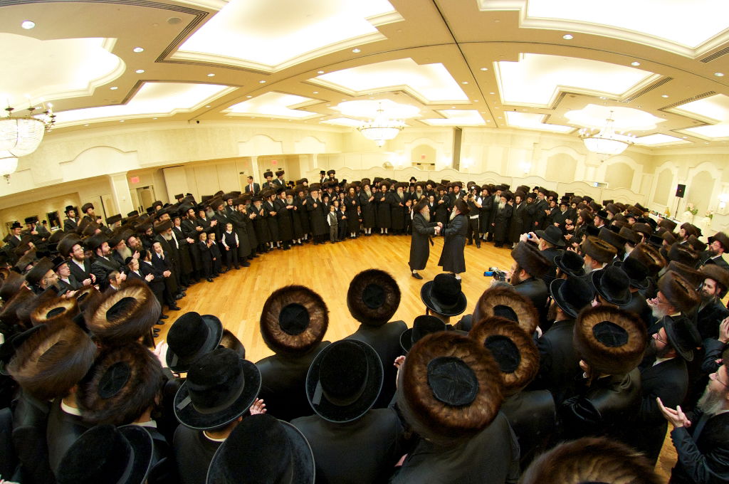 גלריה: שמחת חתונת נכדת הרה"ק מבאבוב זצוק"ל