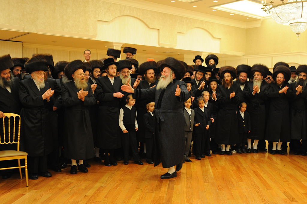 גלריה: שמחת חתונת נכדת הרה"ק מבאבוב זצוק"ל