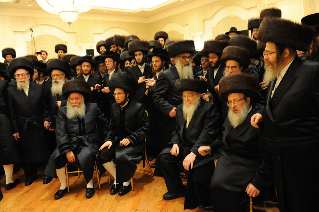 גלריה: שמחת חתונת נכדת הרה"ק מבאבוב זצוק"ל