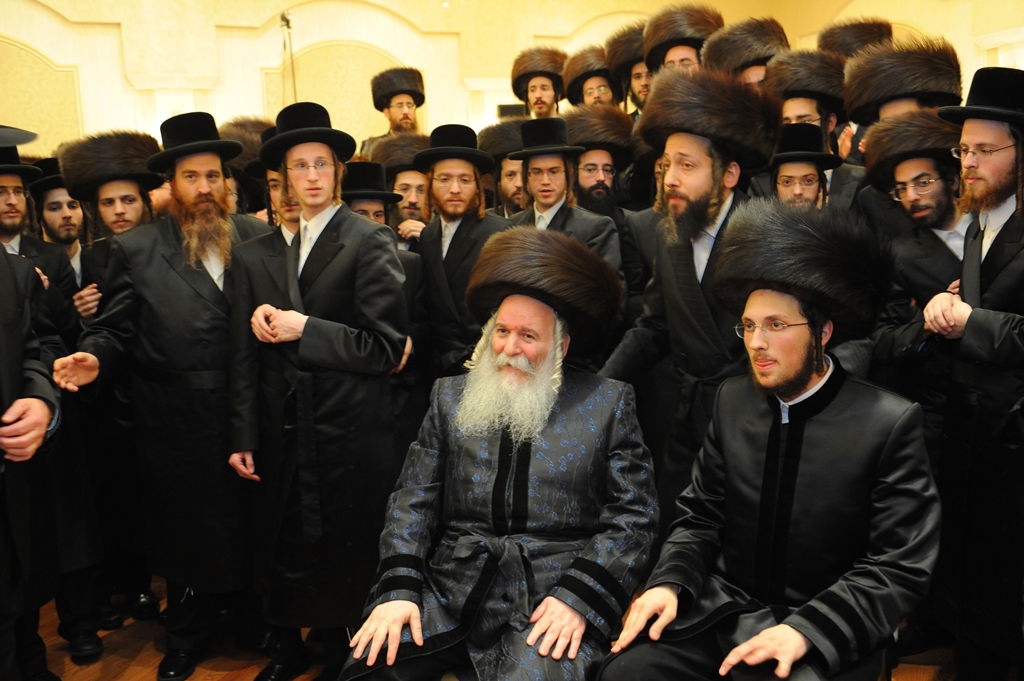 גלריה: שמחת חתונת נכדת הרה"ק מבאבוב זצוק"ל