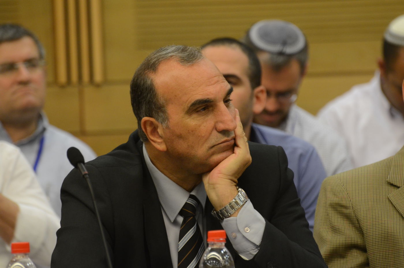 דיון סוער בועדת הפנים על הזיופים בבית שמש:"אתה לא ראש העיר, אתה נוכל"