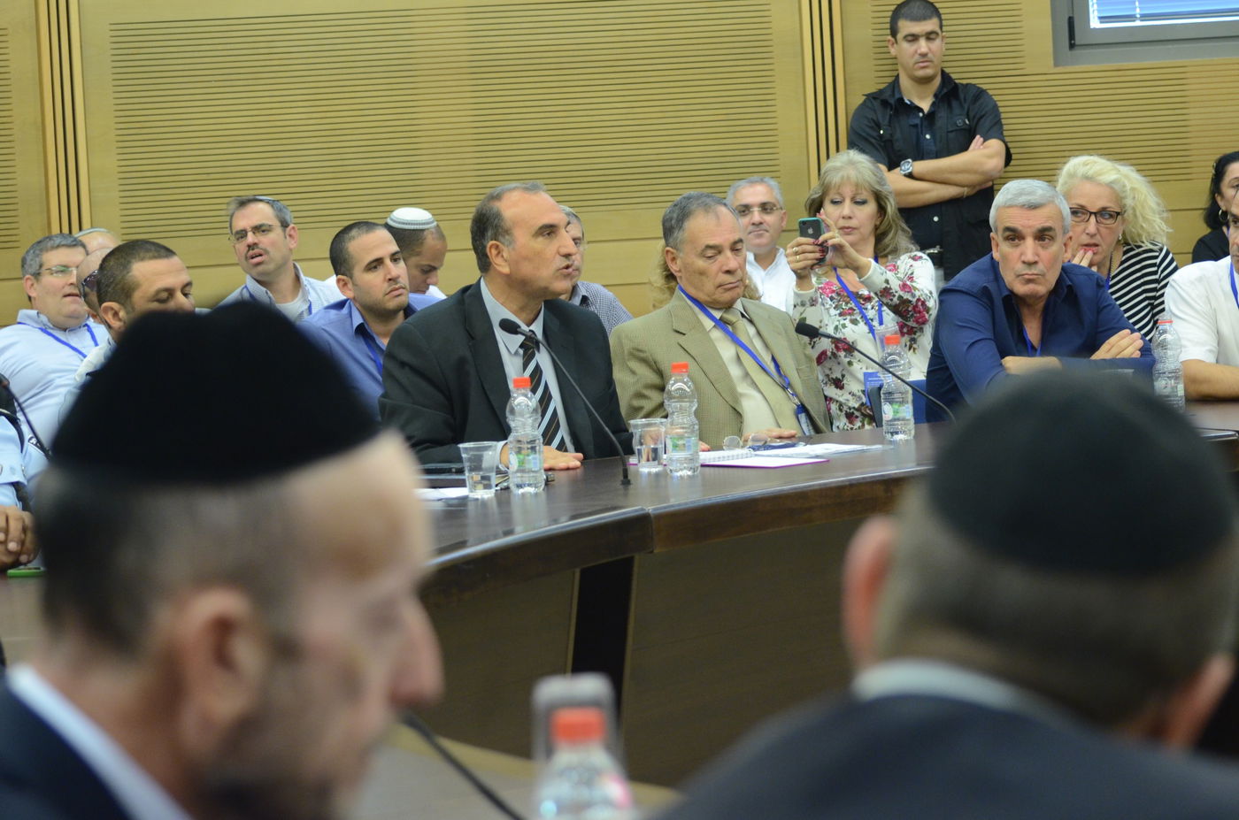 דיון סוער בועדת הפנים על הזיופים בבית שמש:"אתה לא ראש העיר, אתה נוכל"