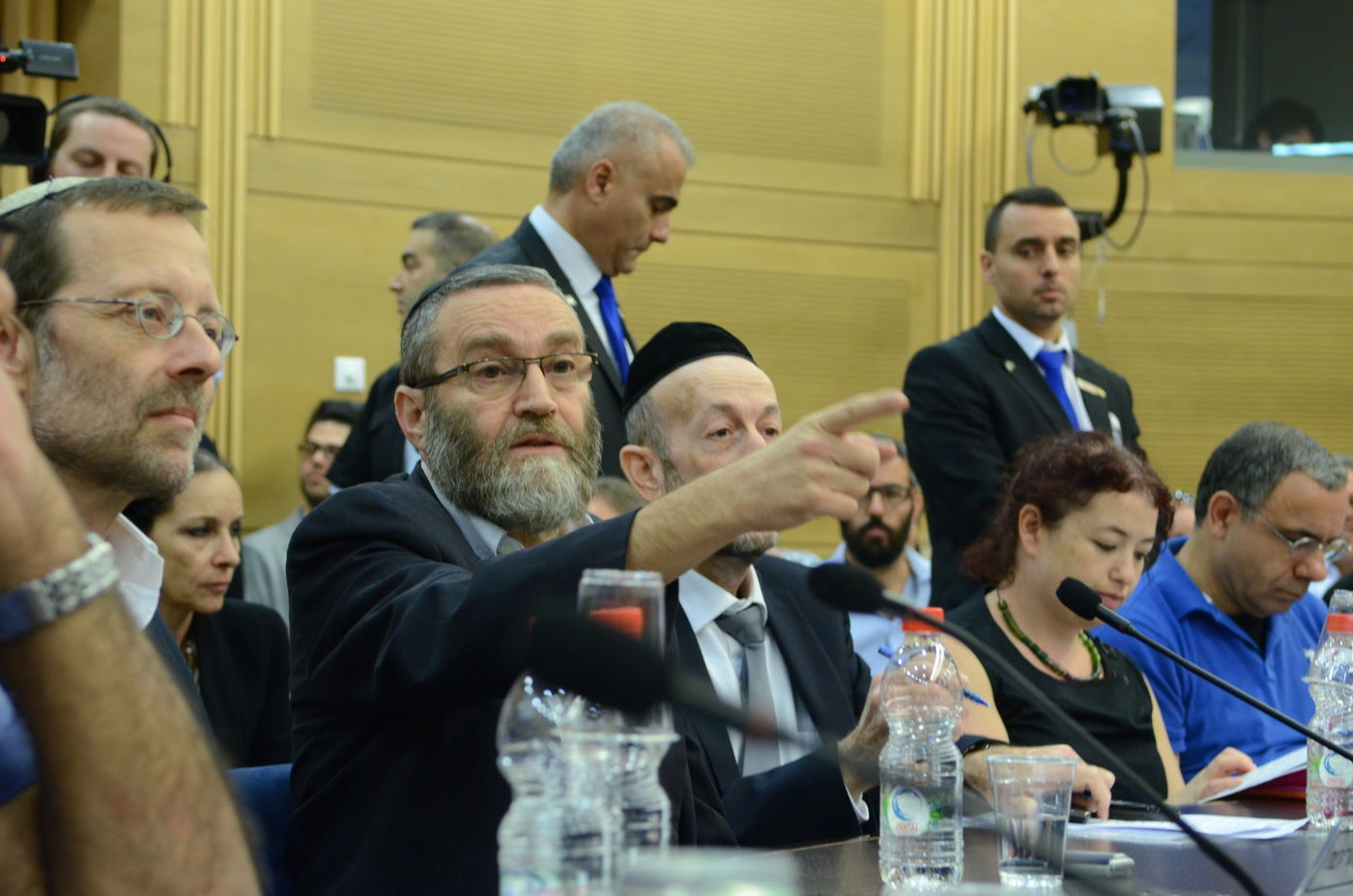 דיון סוער בועדת הפנים על הזיופים בבית שמש:"אתה לא ראש העיר, אתה נוכל"