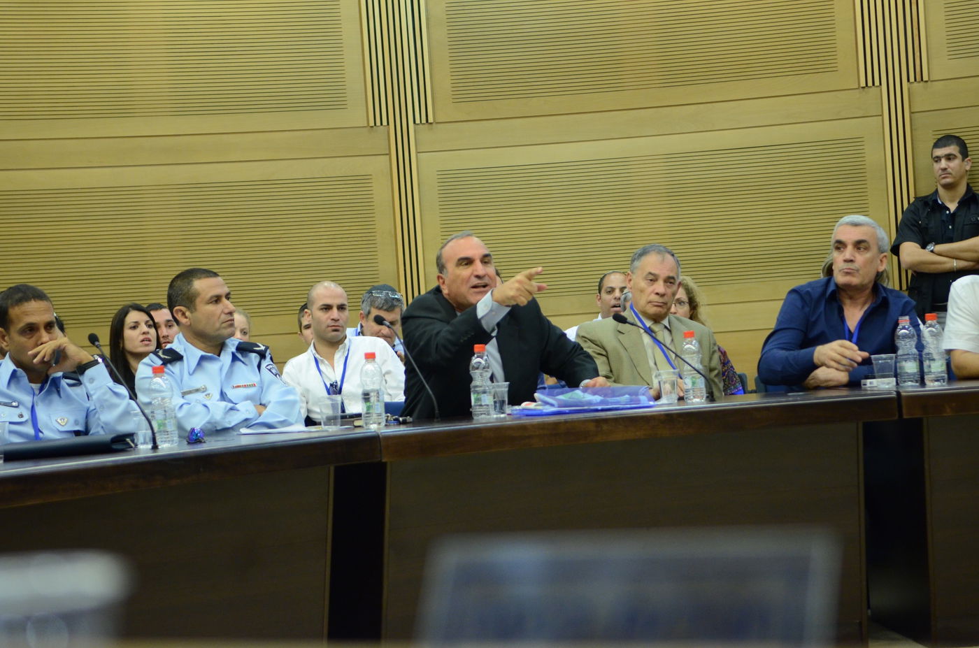 דיון סוער בועדת הפנים על הזיופים בבית שמש:"אתה לא ראש העיר, אתה נוכל"