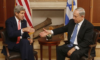 עימות. בנימין נתניהו עם ג'ון קרי