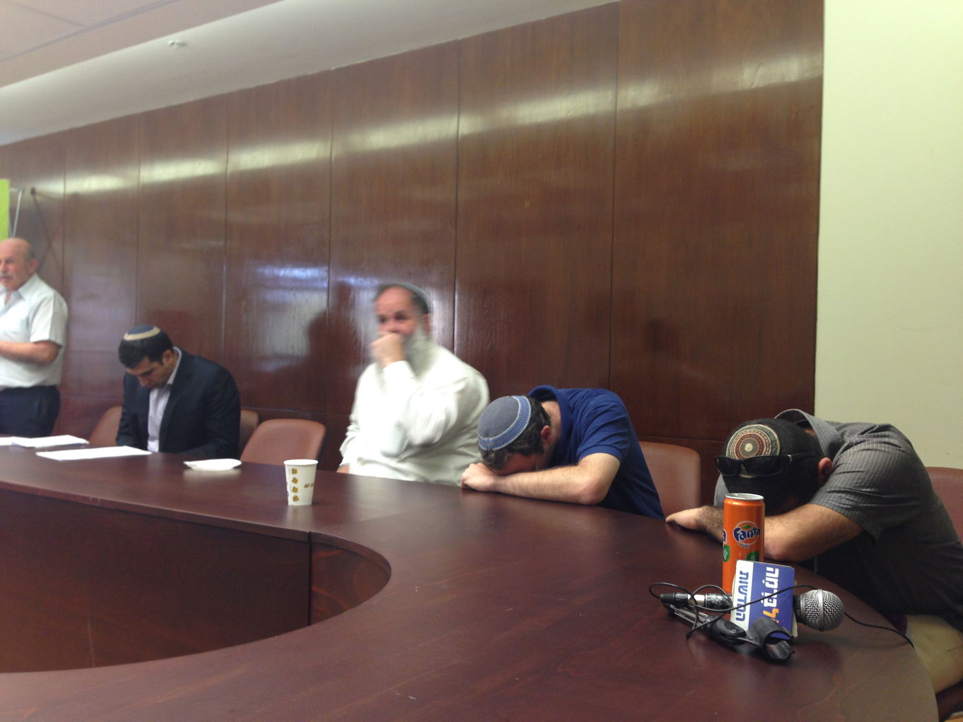 שולי מועלם הקימה עזרת הנשים ב'בית היהודי' • תמונות