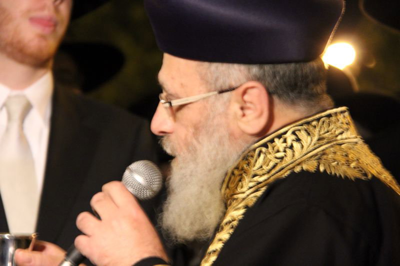 הרב יצחק יוסף מציג: גלימת זהב