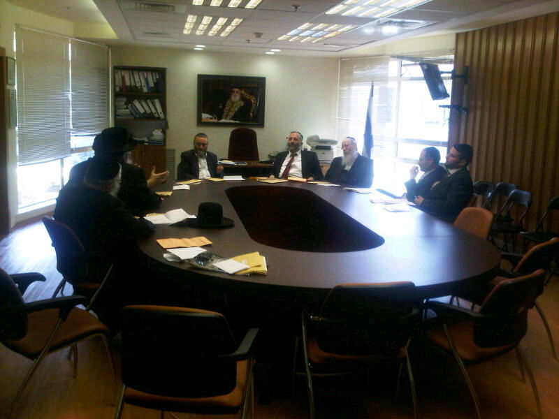 דרעי, גפני וליצמן מתגייסים למען ארגוני התרבות החרדים