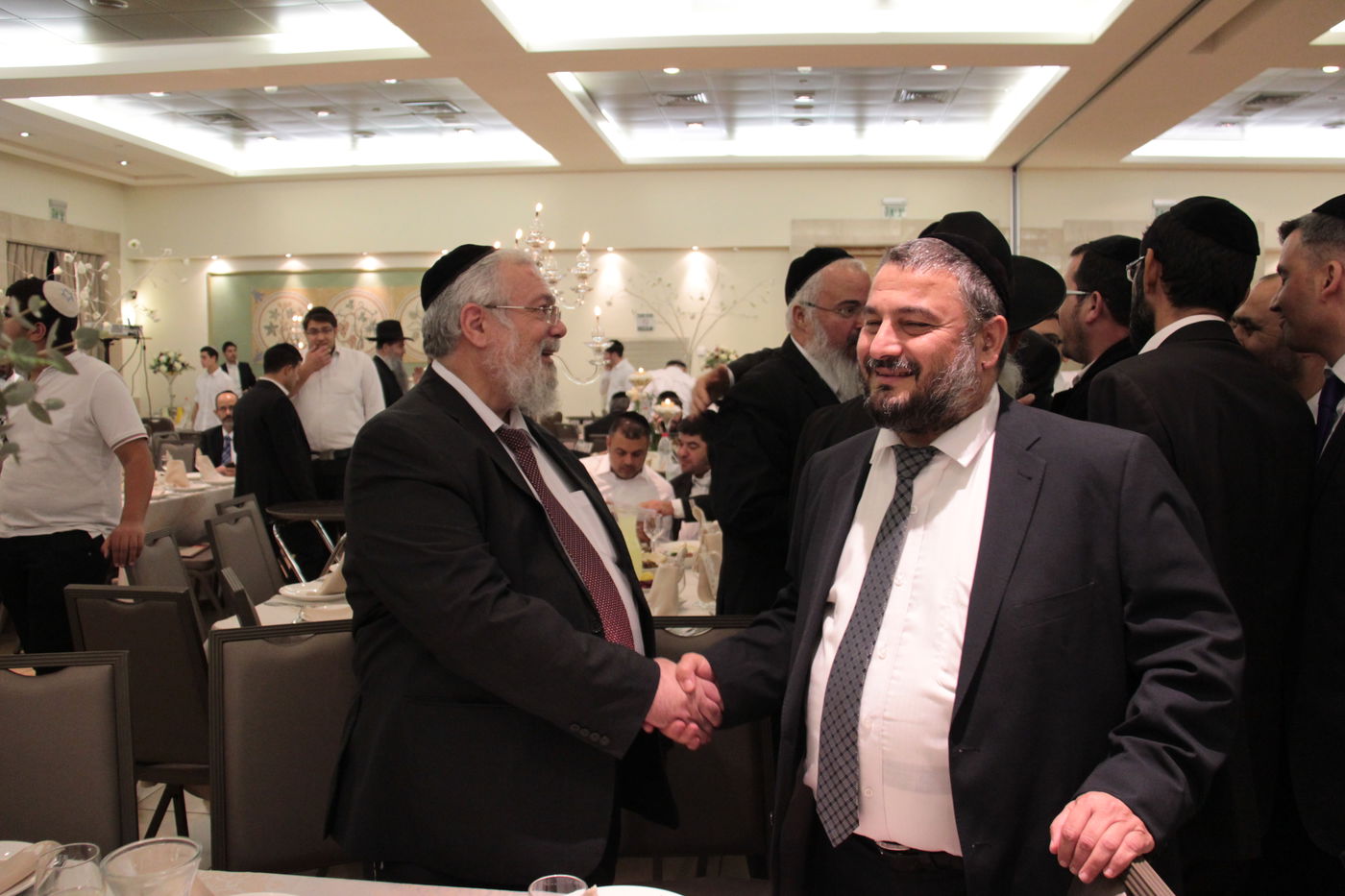 ש"ס מתייצבת מאחורי הרב אברג'ל:  "מחזקים את ידיו"