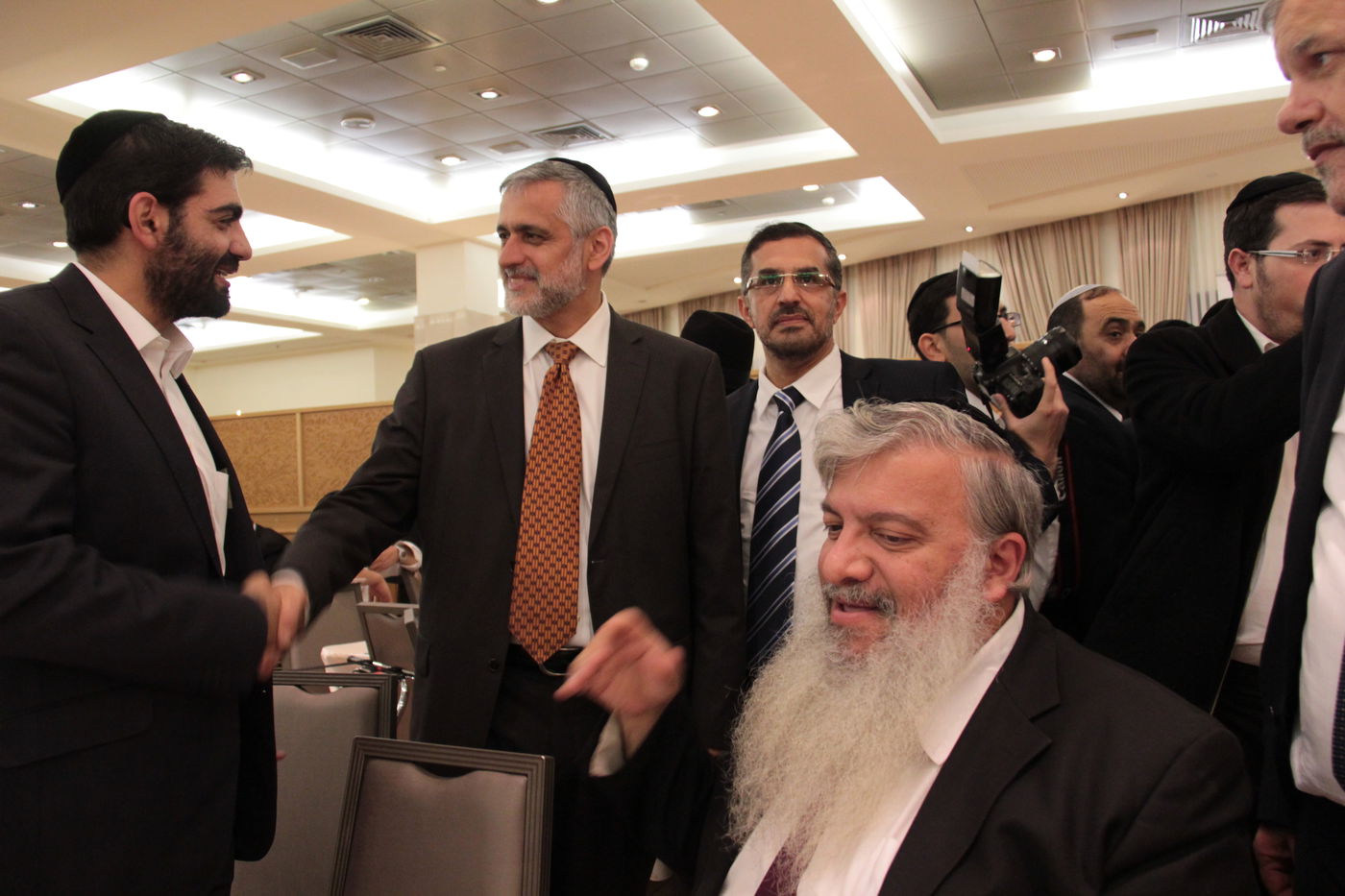 ש"ס מתייצבת מאחורי הרב אברג'ל:  "מחזקים את ידיו"