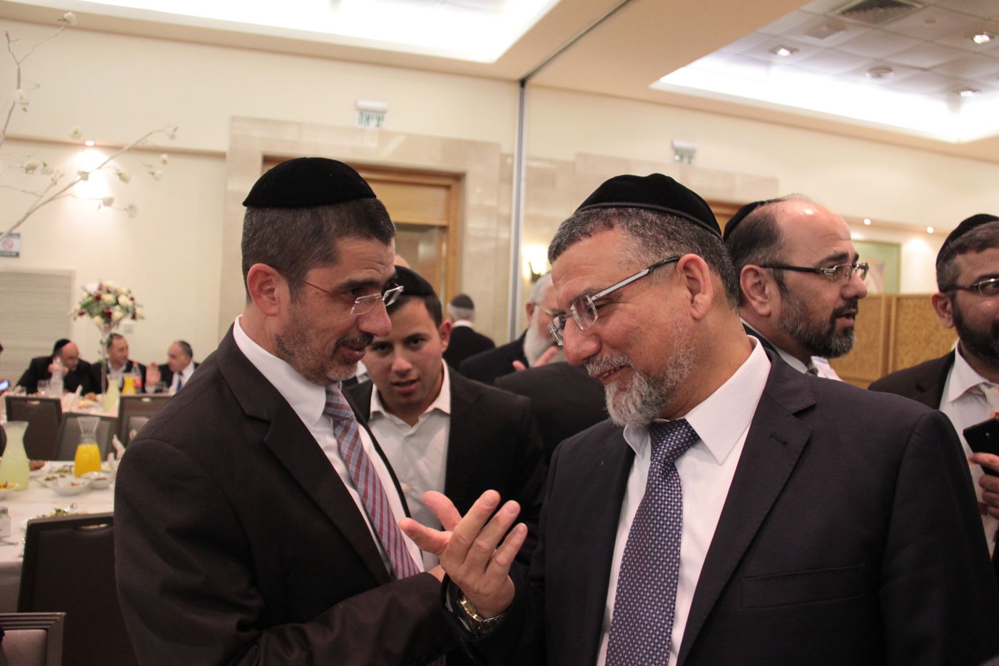 ש"ס מתייצבת מאחורי הרב אברג'ל:  "מחזקים את ידיו"