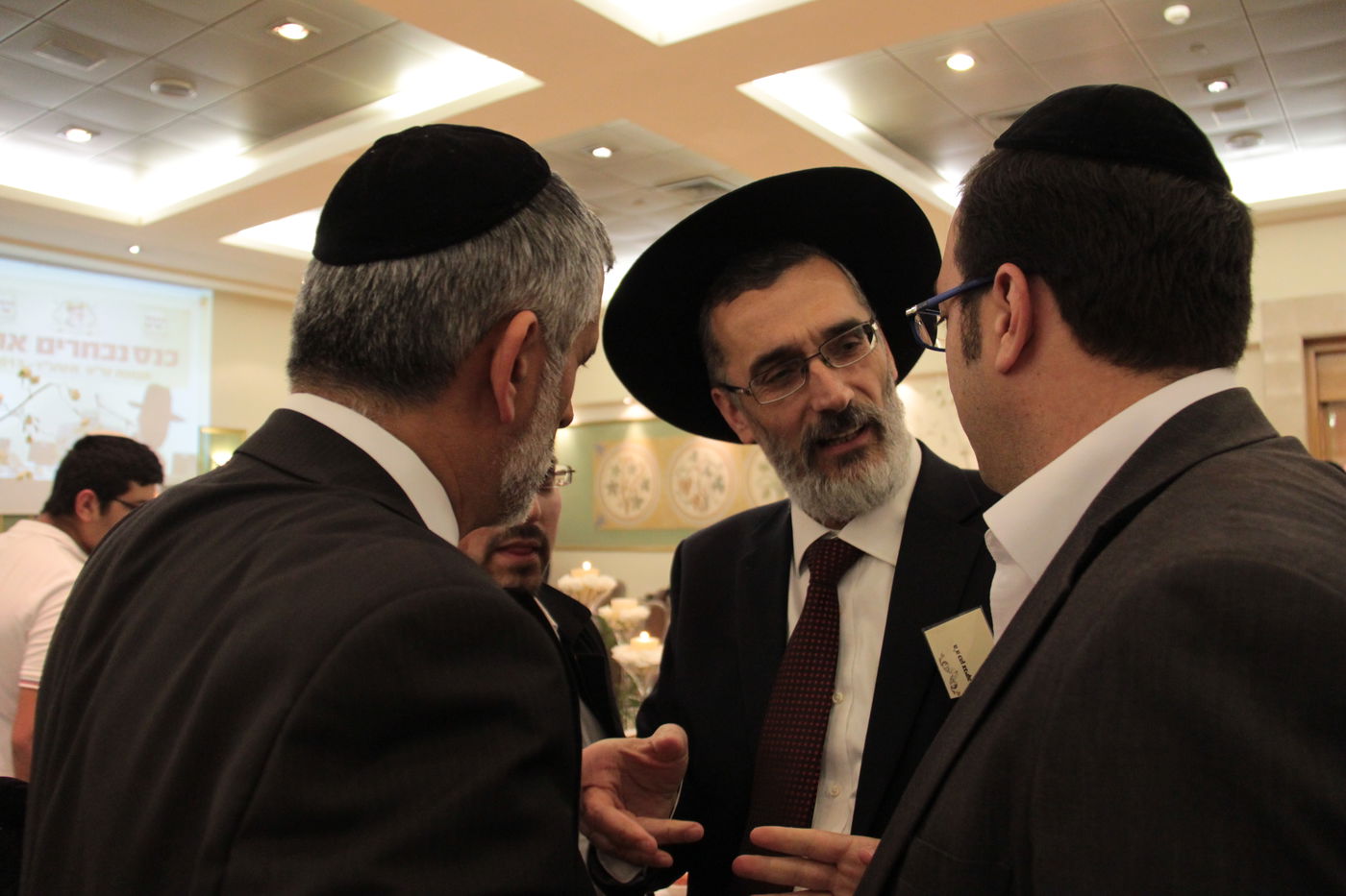 ש"ס מתייצבת מאחורי הרב אברג'ל:  "מחזקים את ידיו"