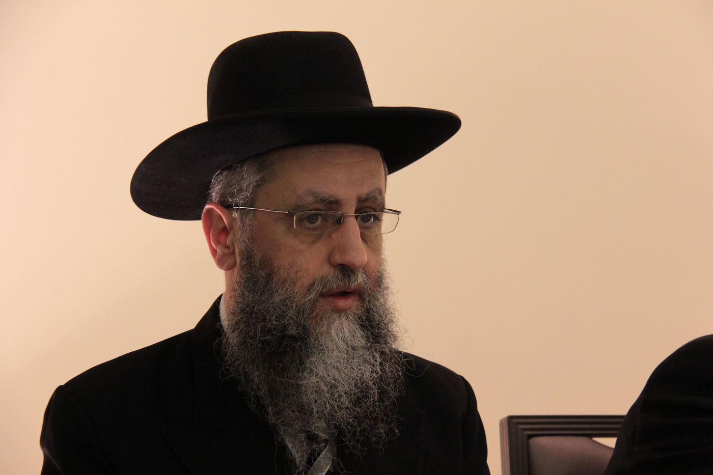 ש"ס מתייצבת מאחורי הרב אברג'ל:  "מחזקים את ידיו"