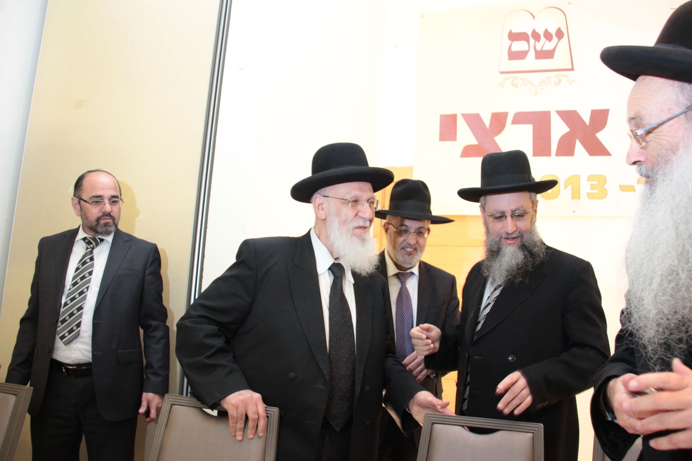 ש"ס מתייצבת מאחורי הרב אברג'ל:  "מחזקים את ידיו"