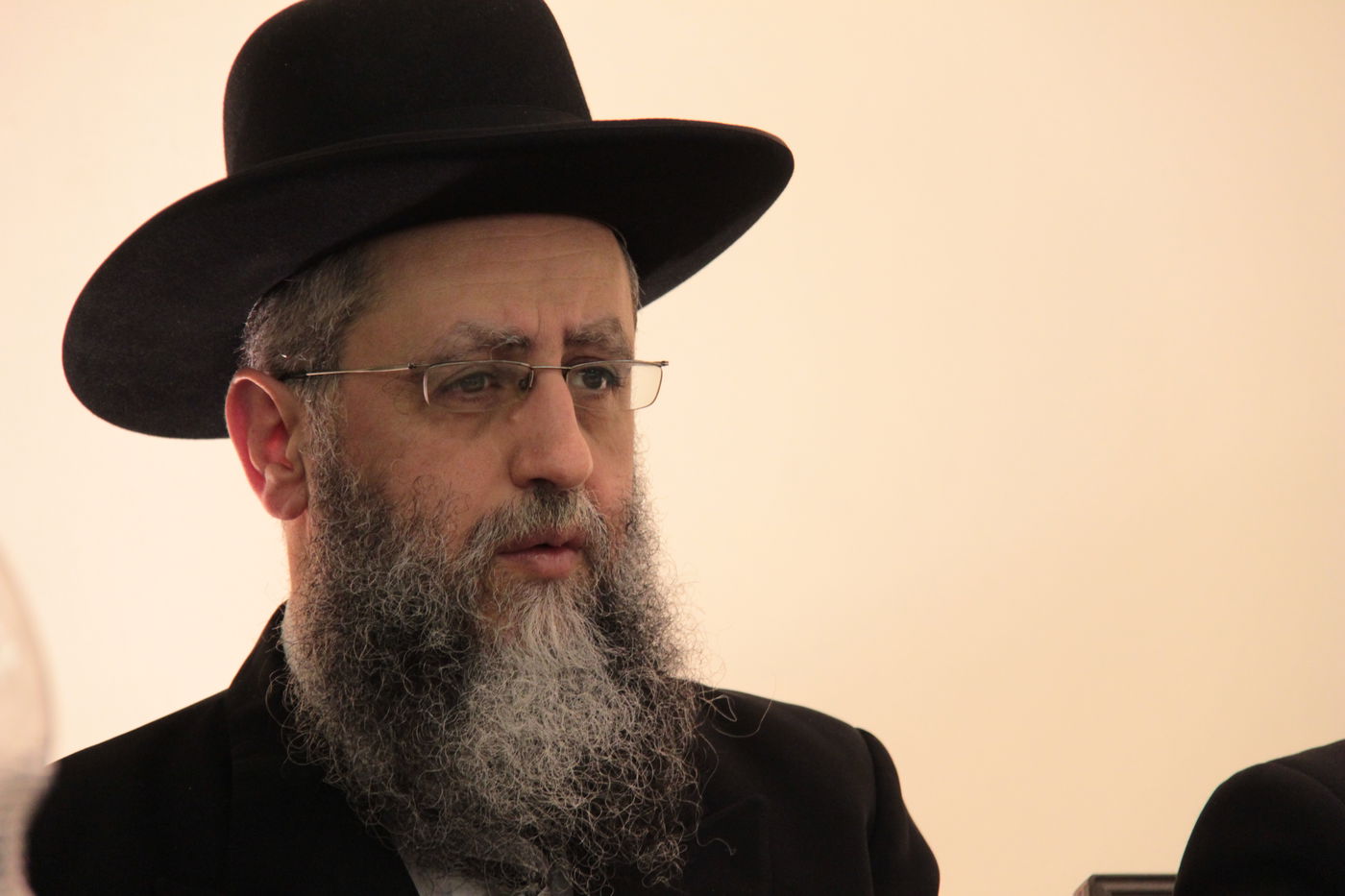 ש"ס מתייצבת מאחורי הרב אברג'ל:  "מחזקים את ידיו"