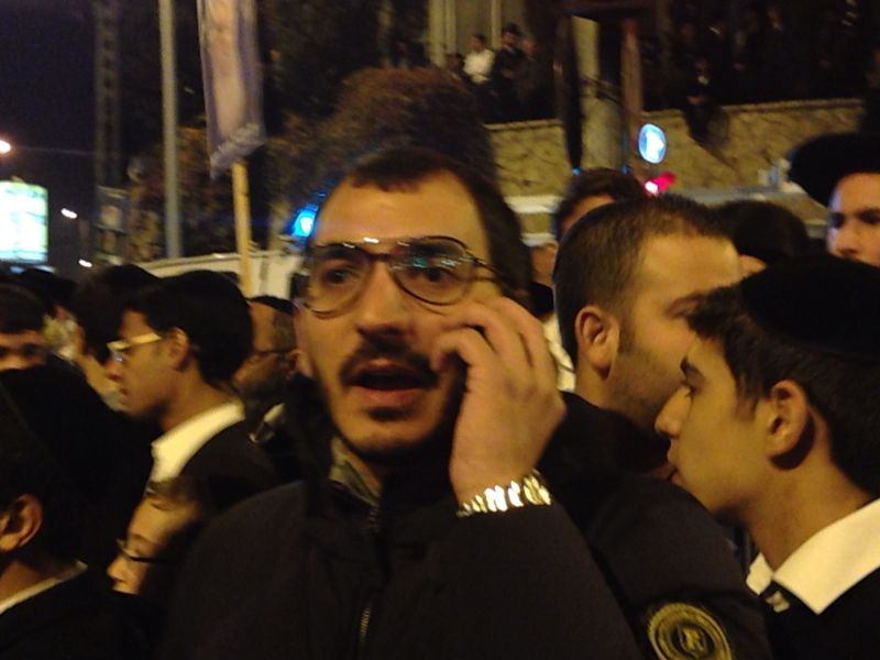 מאות הפגינו נגד מעצר הרב אברג'ל; 28 עוכבו לחקירה