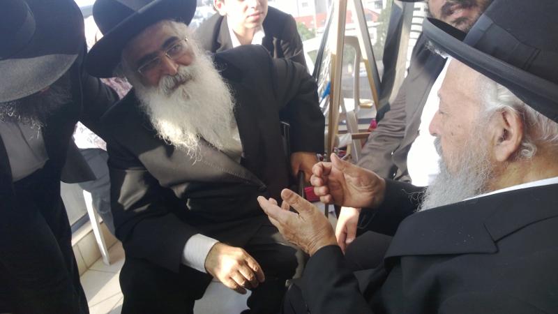 תיעוד: הרב שמעון בעדני ביקר את הרב יורם אברג'ל במעצר הבית