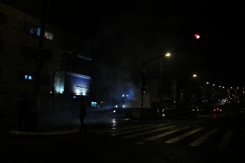 בלב ירושלים: ידויי אבנים, זרנוקי מים ופרשים • וידאו