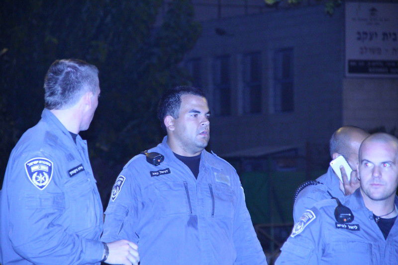 בלב ירושלים: ידויי אבנים, זרנוקי מים ופרשים • וידאו