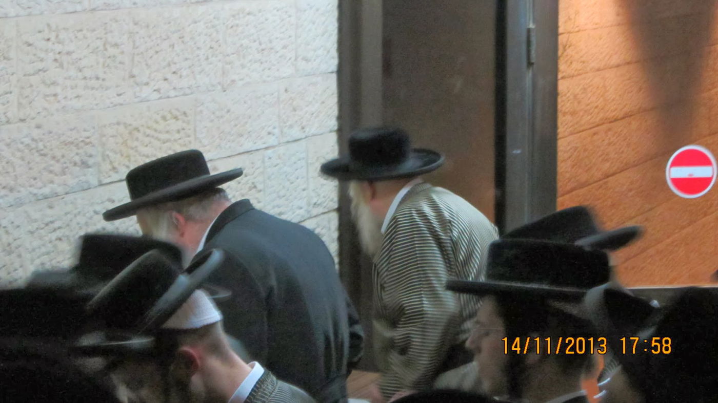 לאחר הפגיעה: הרבי מדושינסקיא קיבל את פניו של האדמו"ר מתולדות אהרן