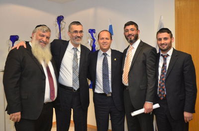 מימין לשמאל: חיים ביטון, נתי לסרי, ניר ברקת, צביקה כהן ואלי שמחיוף, הצהריים