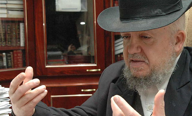 מזהיר. הרב מאיז מאזוז